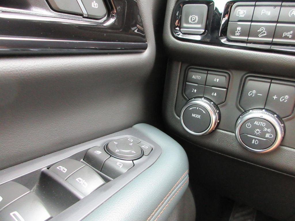 2025 GMC Yukon AT4