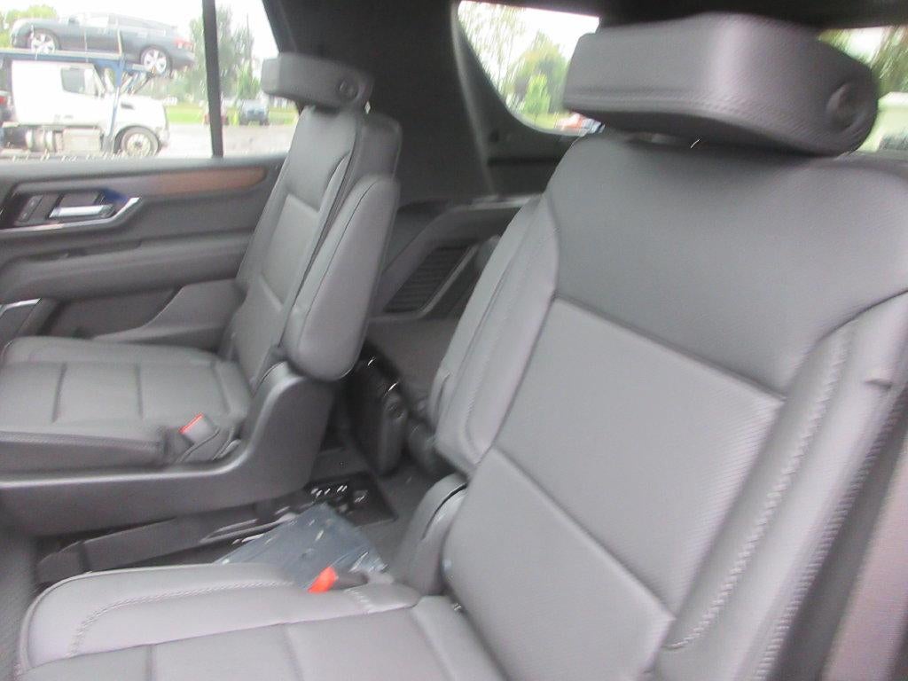 2027 GMC Yukon Denali - Photo 12