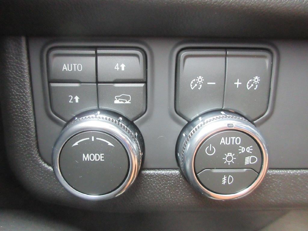 2027 GMC Yukon Denali - Photo 16
