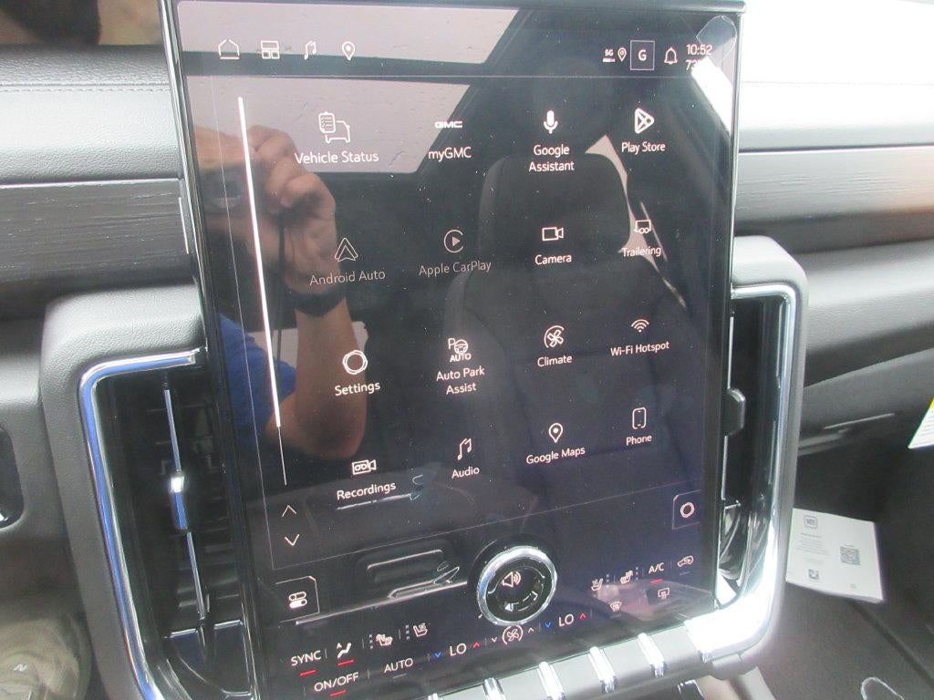 2027 GMC Yukon Denali - Photo 18