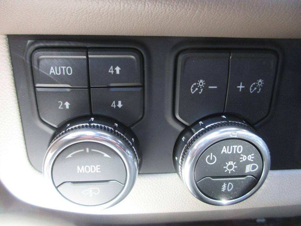 2026 GMC Yukon Denali - Photo 17