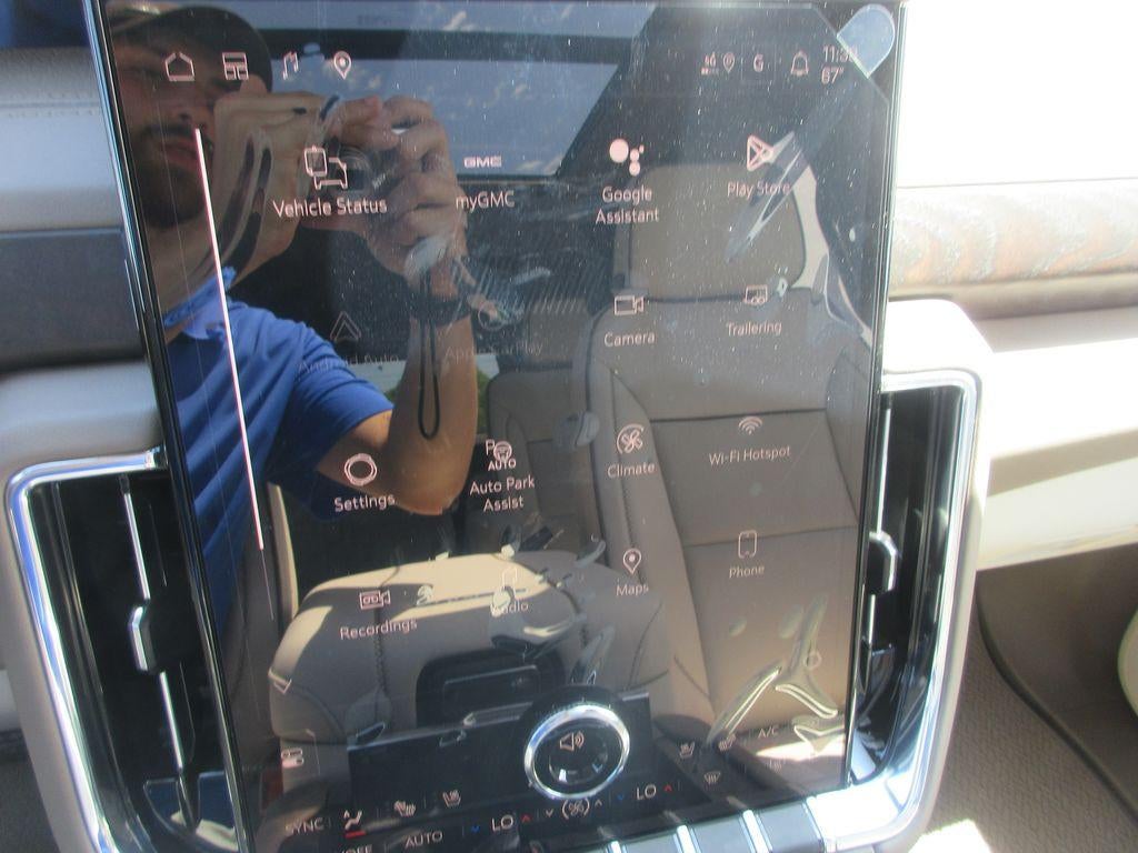 2026 GMC Yukon Denali - Photo 19