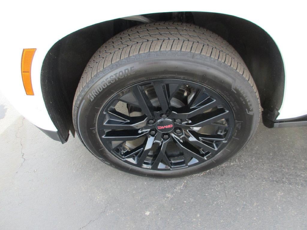 2026 GMC Yukon Denali - Photo 15