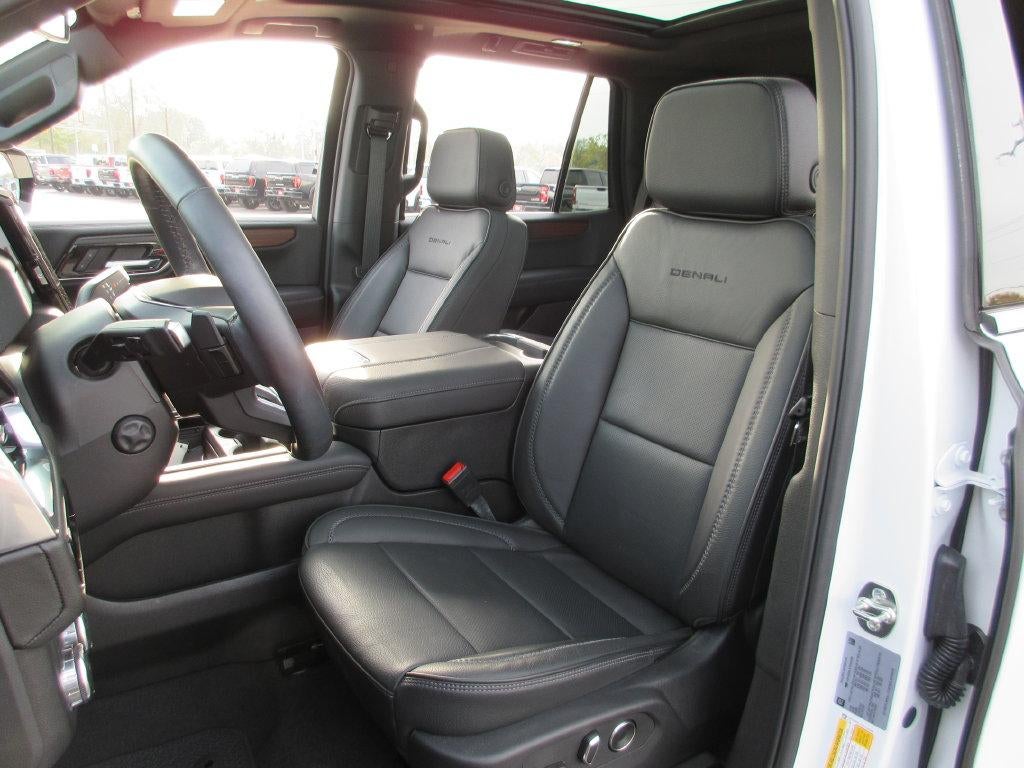 2026 GMC Yukon Denali - Photo 23
