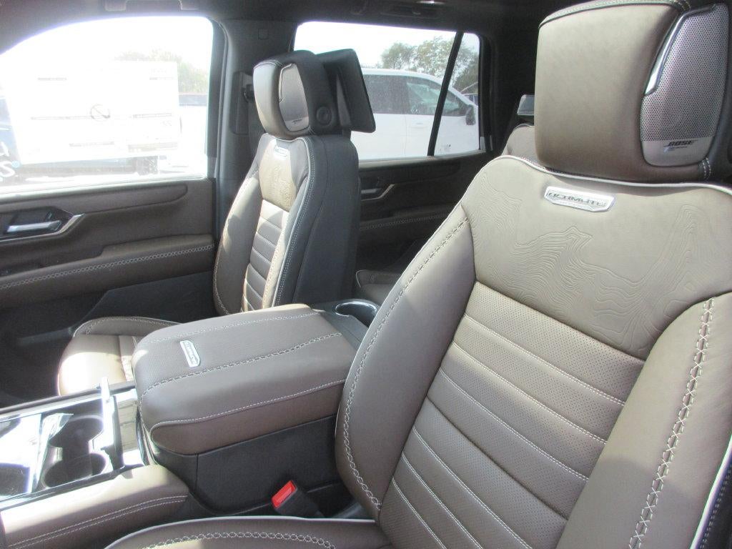 2027 GMC Yukon Denali Ultimate - Photo 11