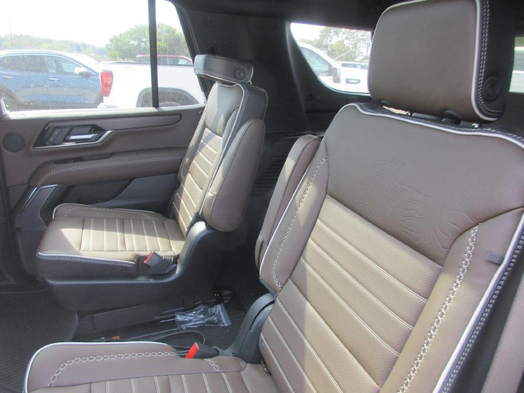 2027 GMC Yukon Denali Ultimate - Photo 12