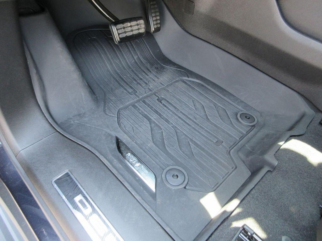 2025 GMC Yukon Denali Ultimate