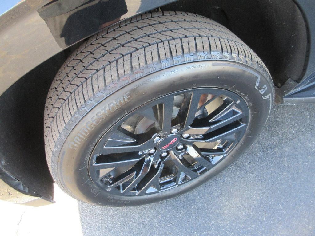 2024 GMC Yukon XL SLE