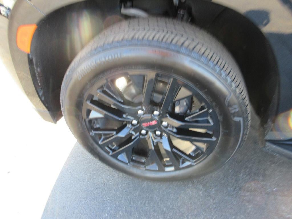 2024 GMC Yukon XL SLE