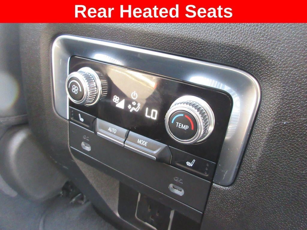 2022 GMC Yukon XL SLT