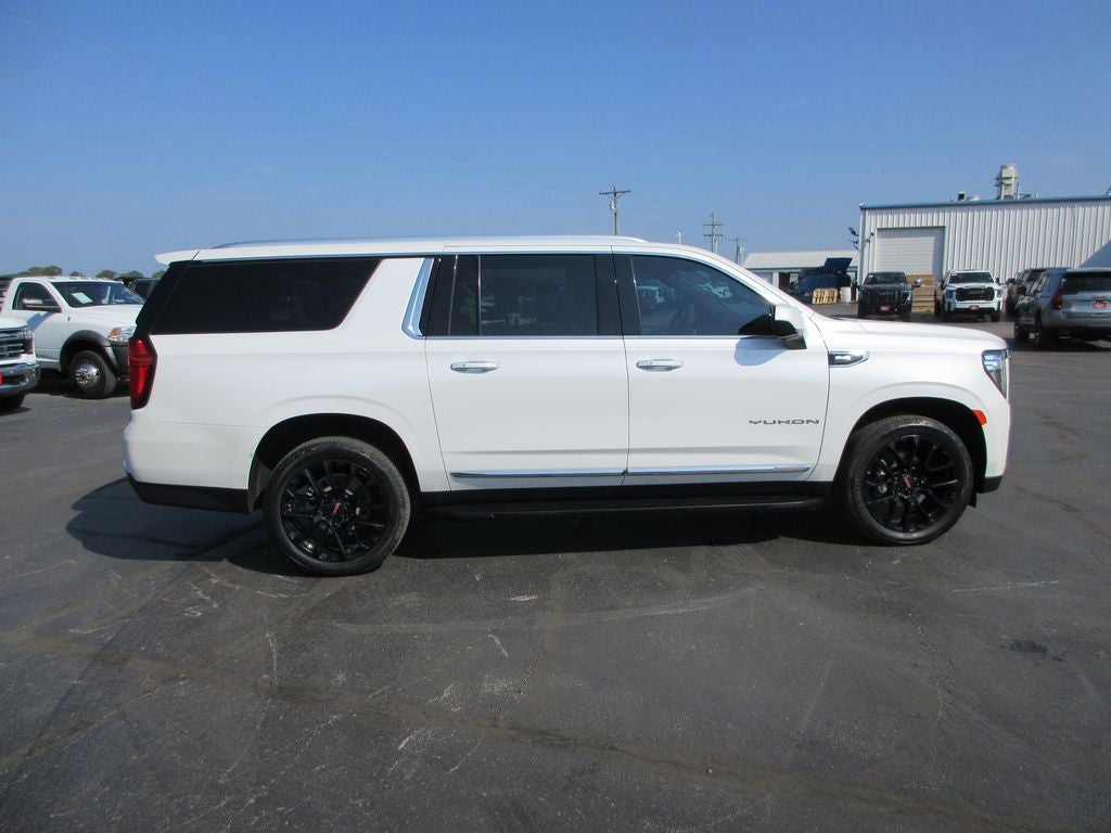 2023 GMC Yukon XL SLT