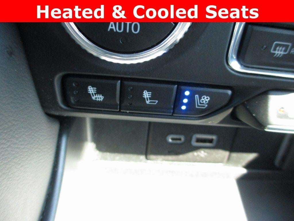 2022 GMC Yukon XL AT4