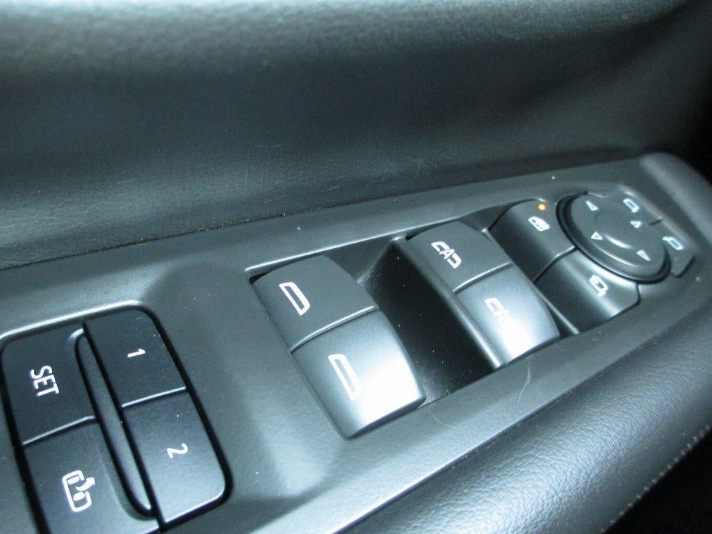 2022 GMC Yukon XL AT4