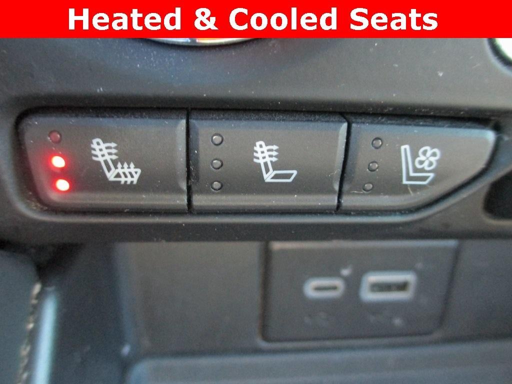 2023 GMC Yukon XL AT4