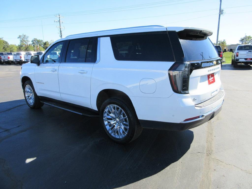 2025 Chevrolet Suburban LT