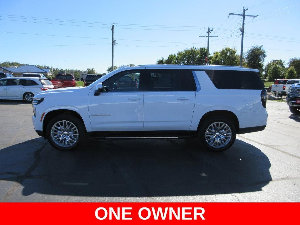 2025 Chevrolet Suburban LT
