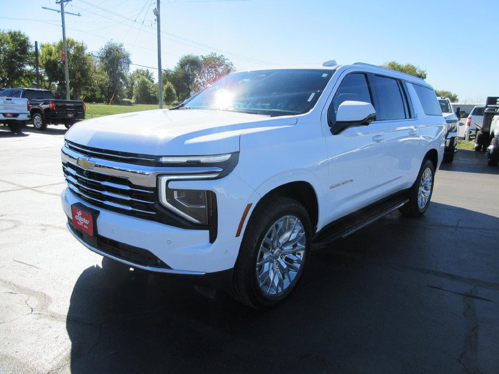 2025 Chevrolet Suburban LT