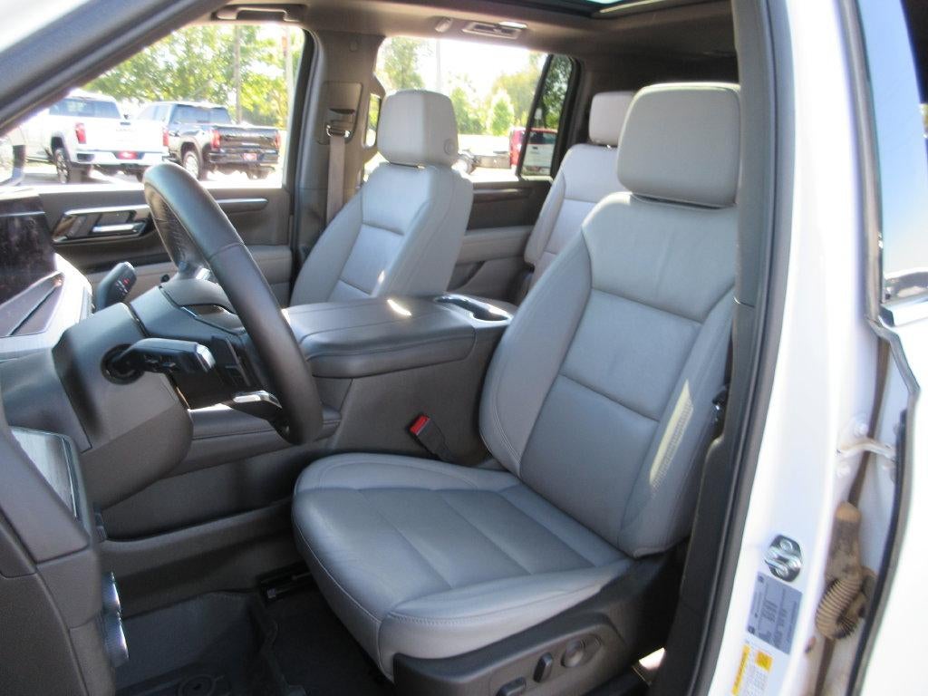 2025 Chevrolet Suburban LT