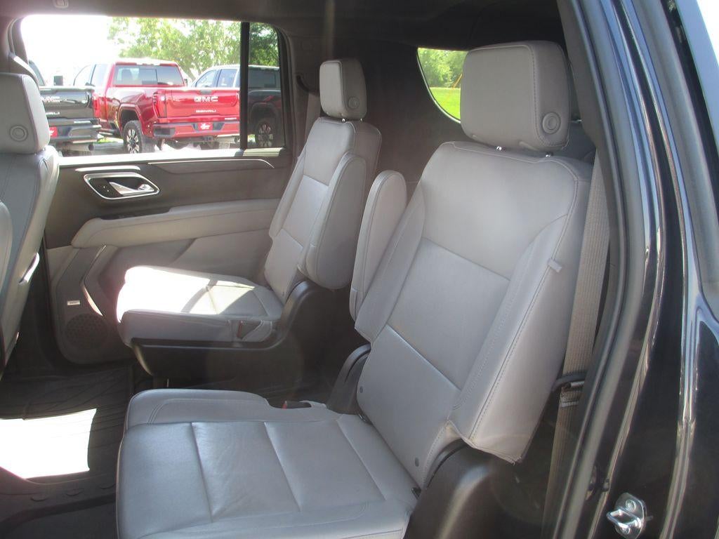 2023 Chevrolet Suburban LT