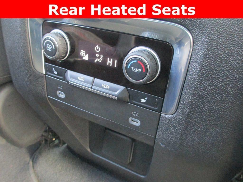 2023 Chevrolet Suburban RST