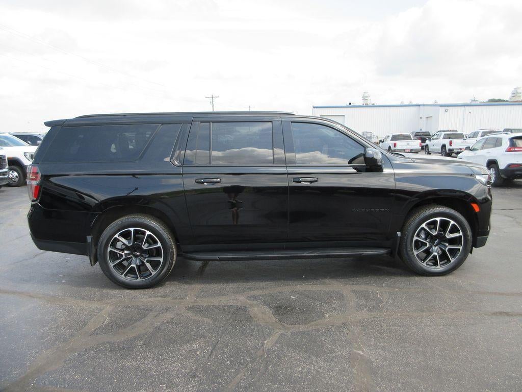 2023 Chevrolet Suburban RST