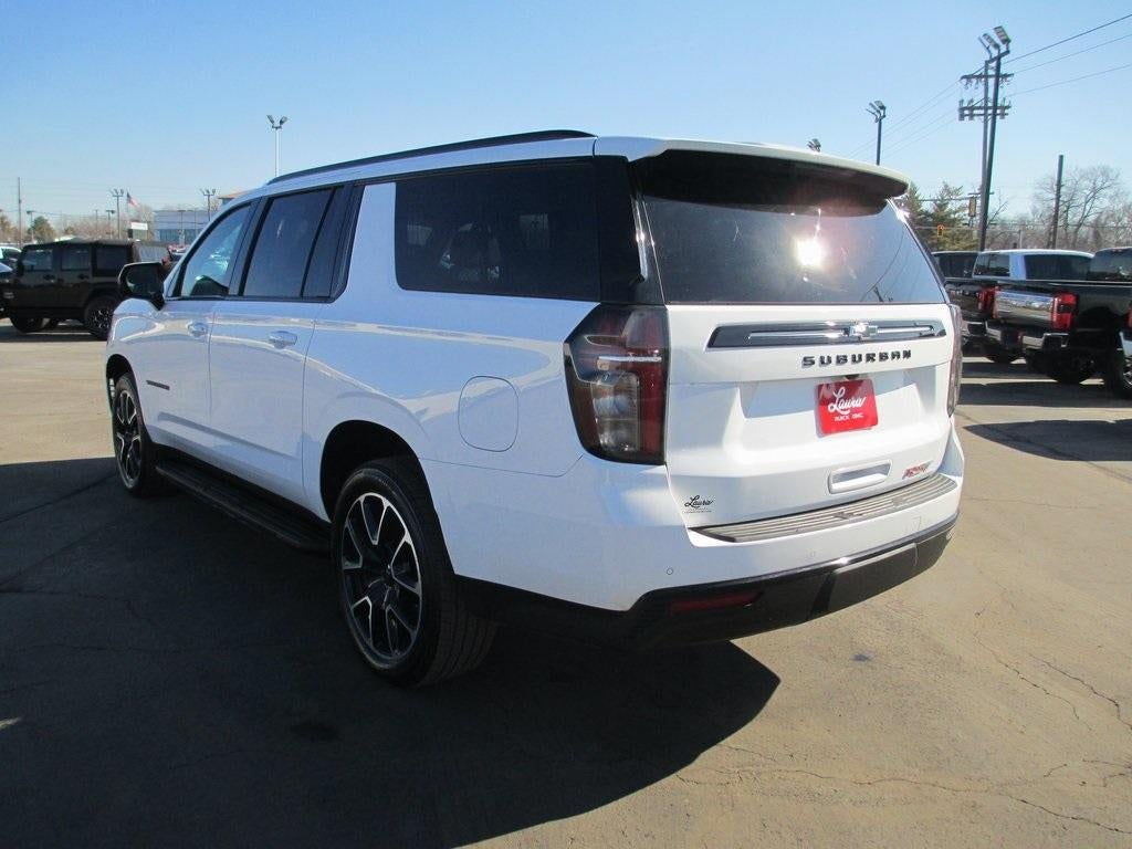 2023 Chevrolet Suburban RST