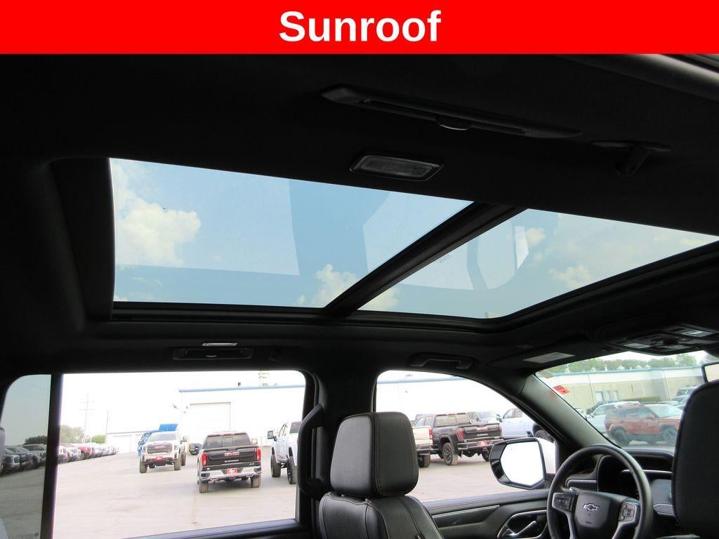 2023 Chevrolet Suburban RST