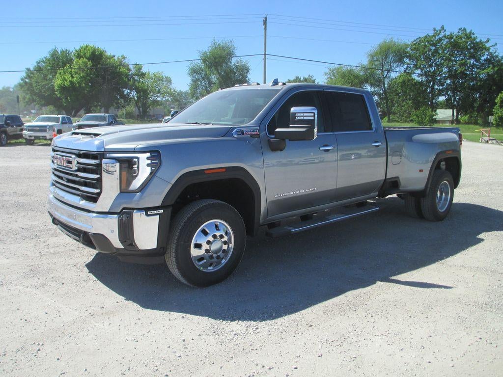 2026 GMC Sierra 3500HD SLT - Photo 9