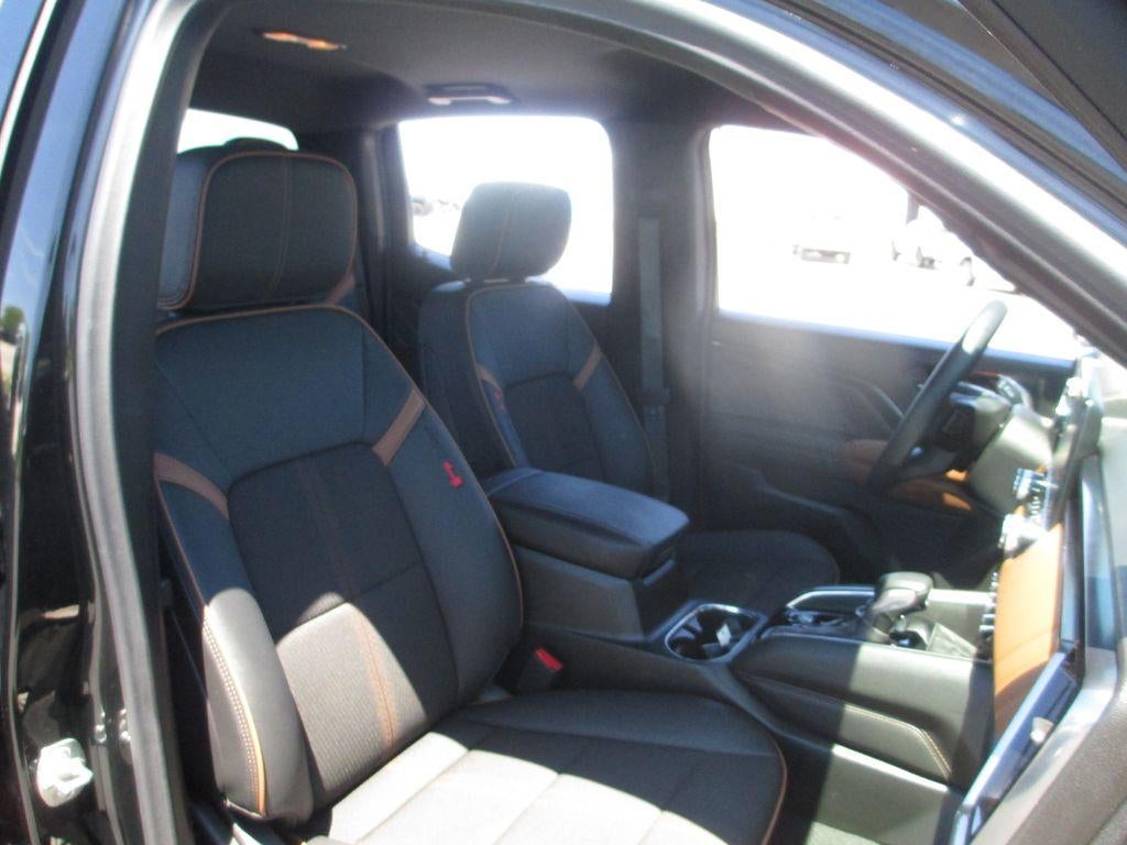 2025 GMC Canyon AT4