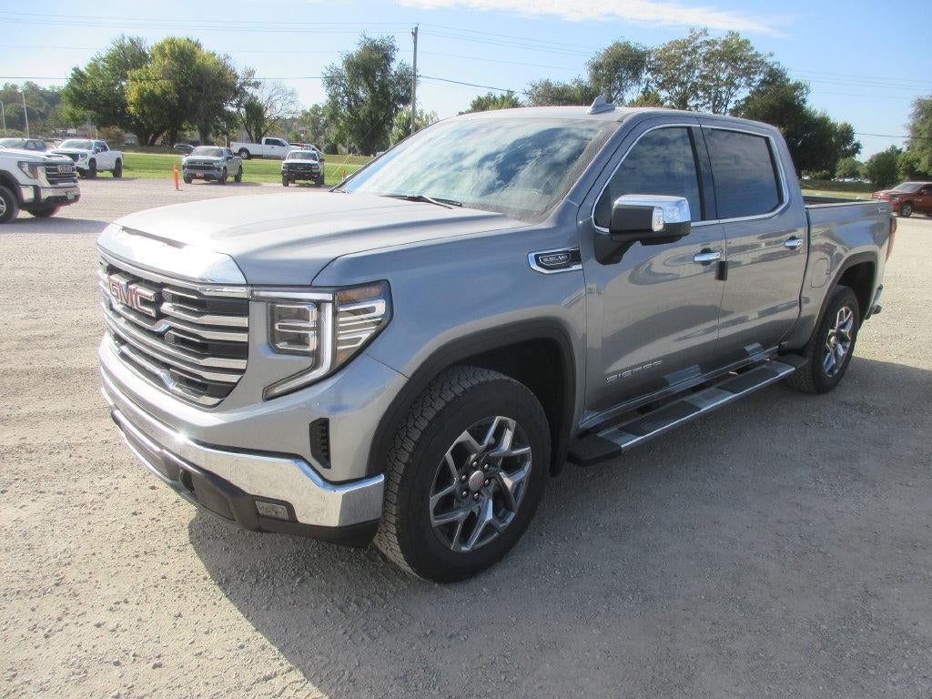 2026 GMC Sierra 1500 SLT - Photo 10