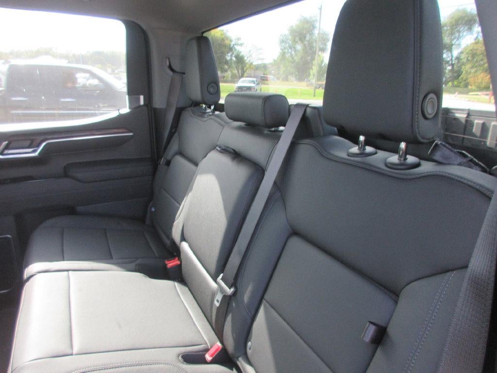 2026 GMC Sierra 1500 SLT - Photo 13
