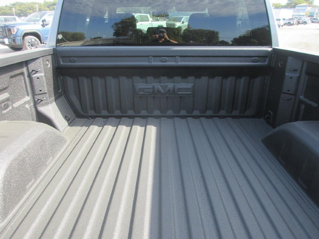 2026 GMC Sierra 1500 SLT - Photo 6
