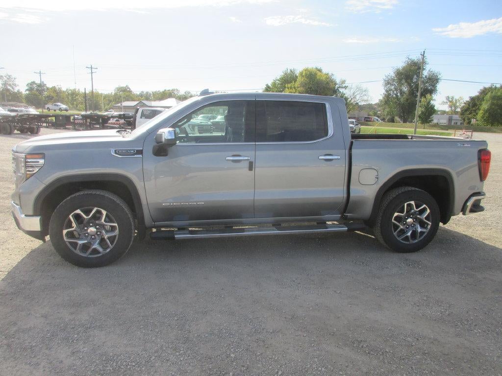 2026 GMC Sierra 1500 SLT - Photo 9