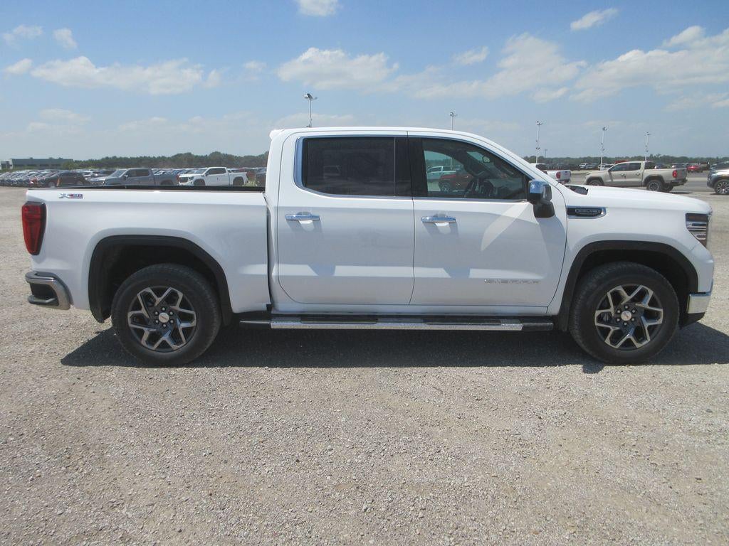 2026 GMC Sierra 1500 SLT - Photo 3
