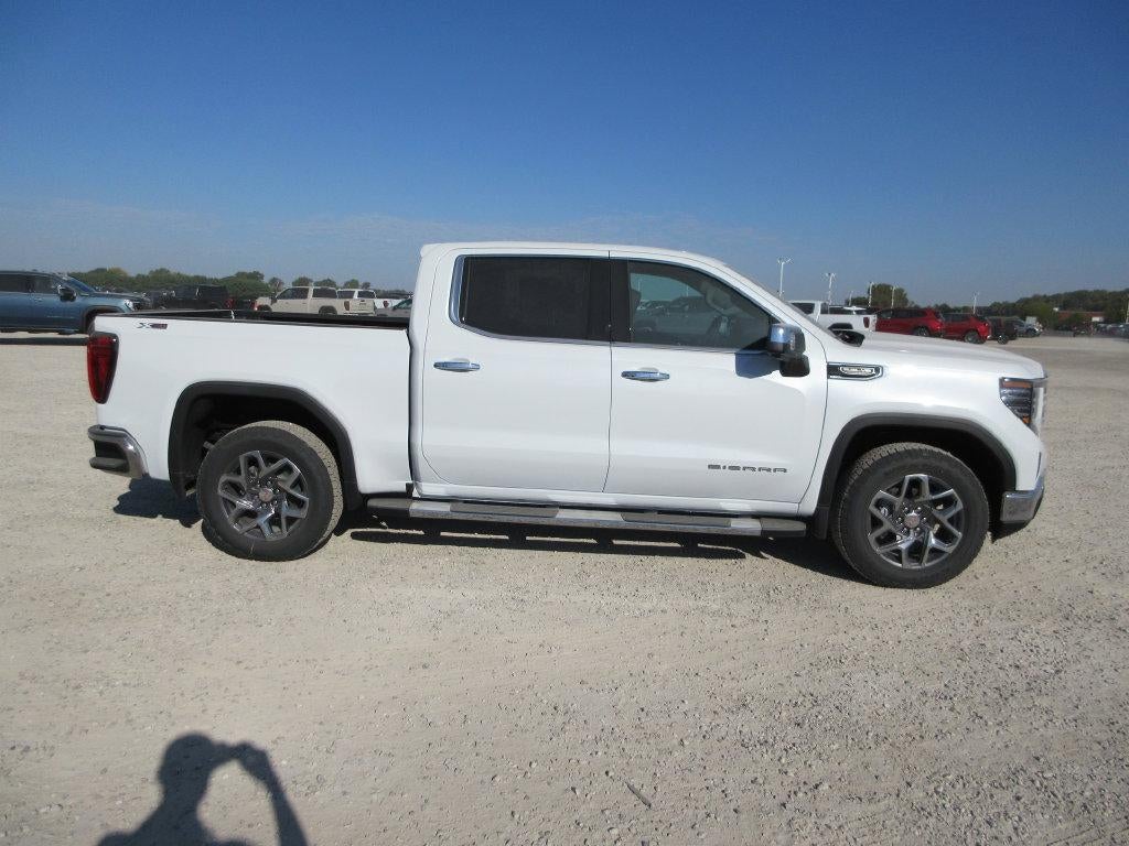 2026 GMC Sierra 1500 SLT - Photo 3