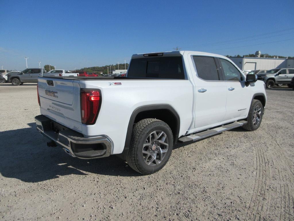 2026 GMC Sierra 1500 SLT - Photo 4