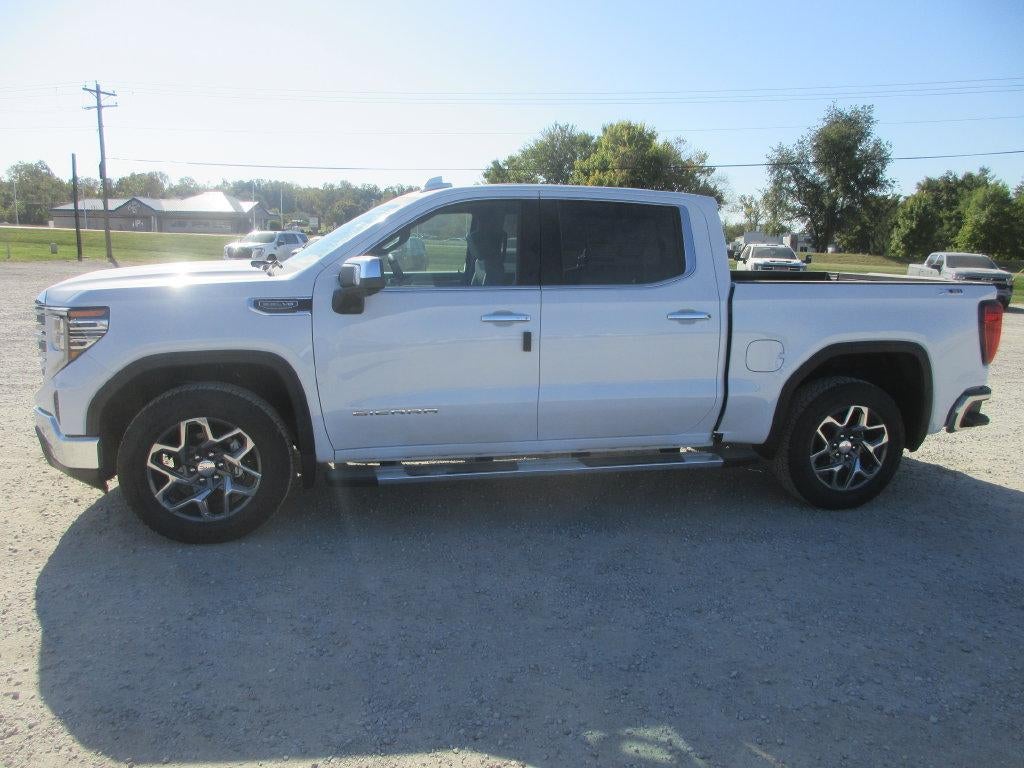 2026 GMC Sierra 1500 SLT - Photo 9
