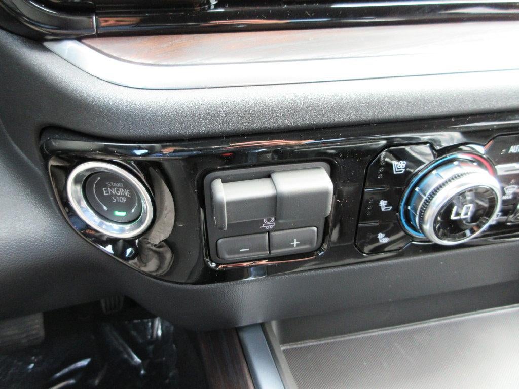 2026 GMC Sierra 1500 SLT - Photo 18