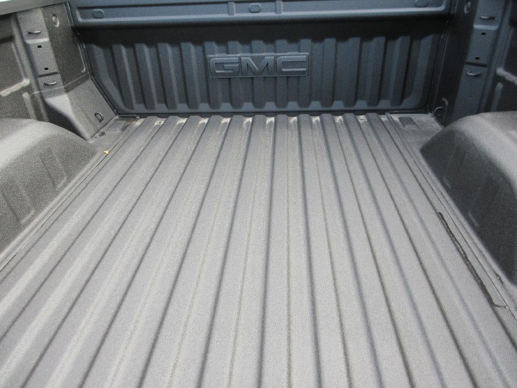 2026 GMC Sierra 1500 SLT - Photo 7