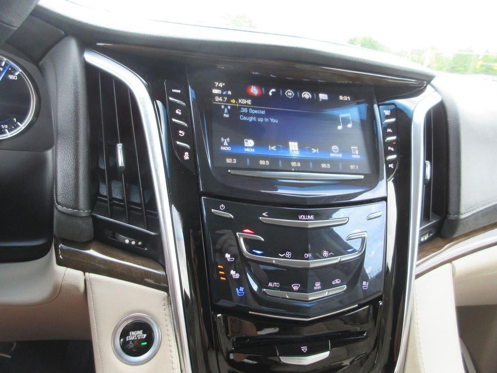 2018 Cadillac Escalade Luxury