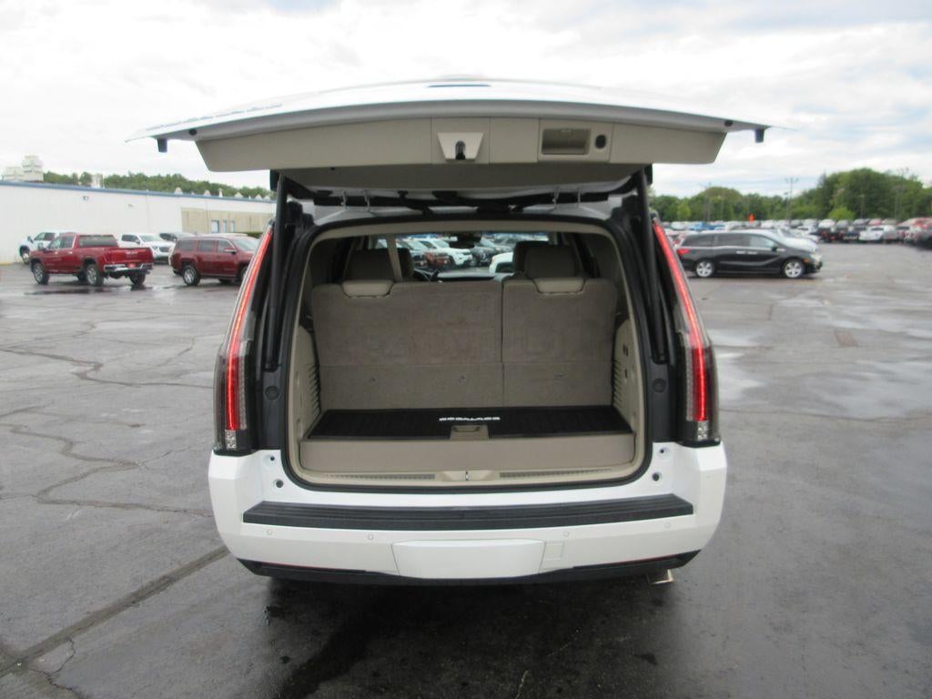 2018 Cadillac Escalade Luxury