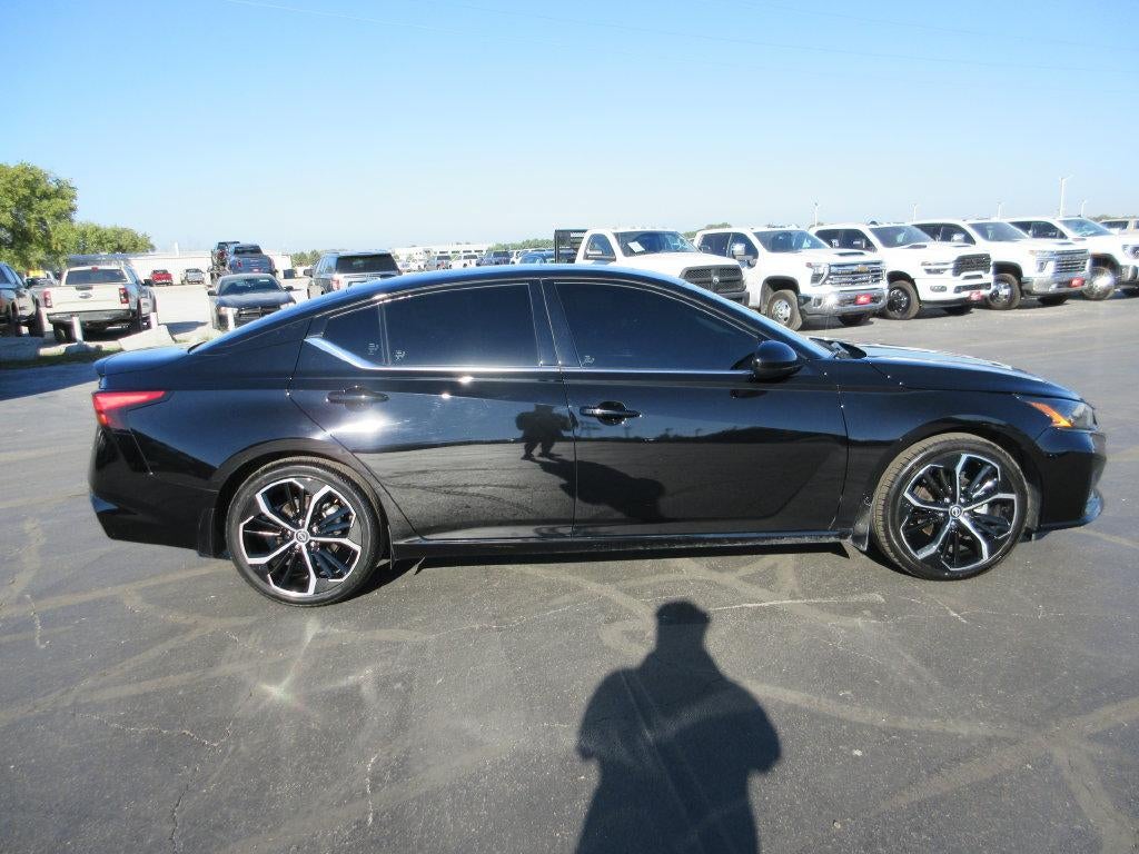 2023 Nissan Altima SR FWD