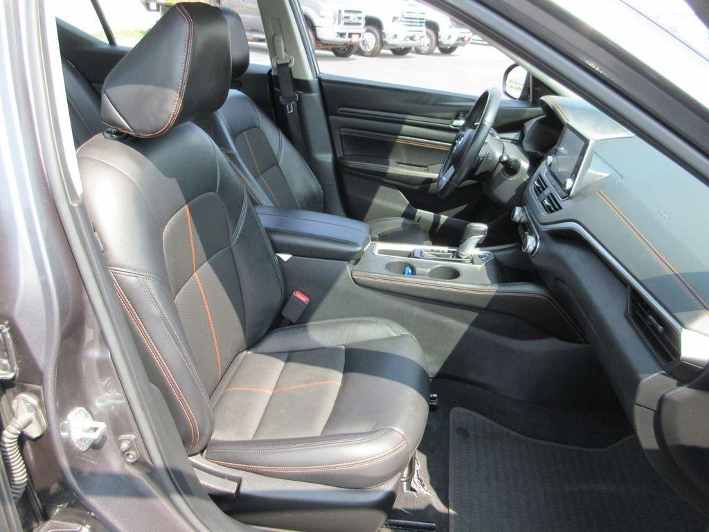 2021 Nissan Altima SR FWD