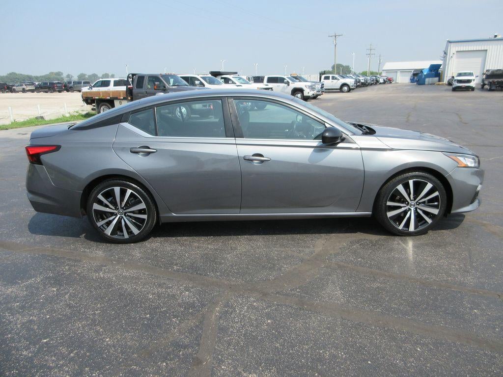 2021 Nissan Altima SR FWD