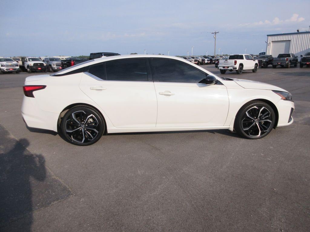 2023 Nissan Altima SR FWD