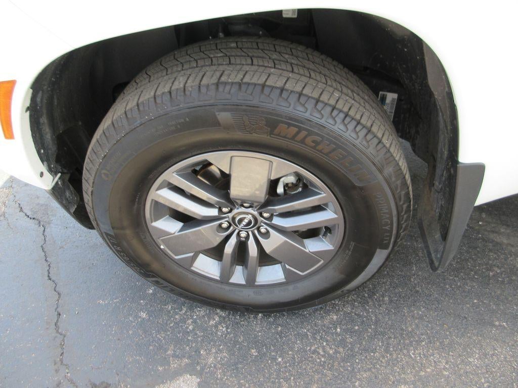 2025 Nissan Frontier SV