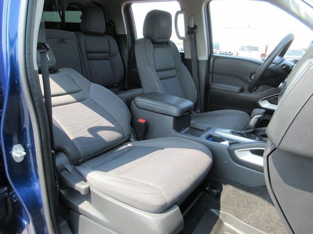 2022 Nissan Frontier Crew Cab SV 4x4
