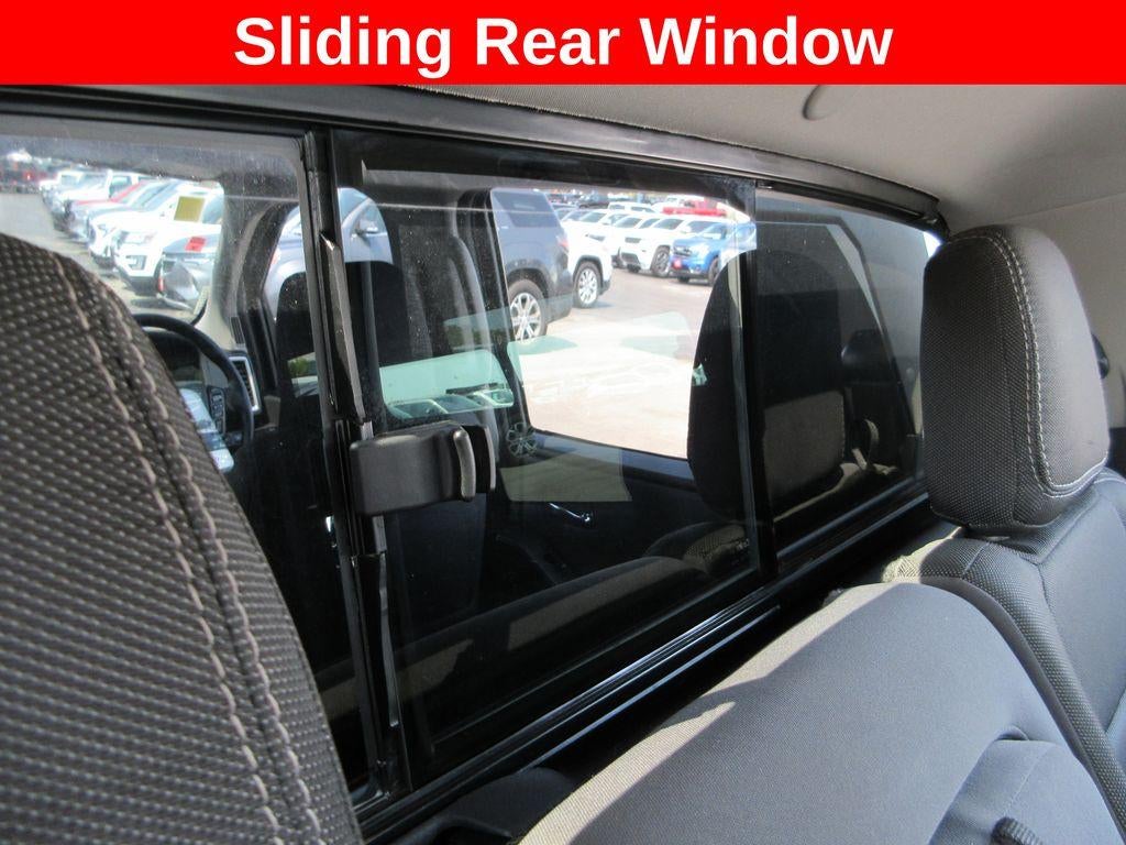 2022 Nissan Frontier Crew Cab SV 4x4