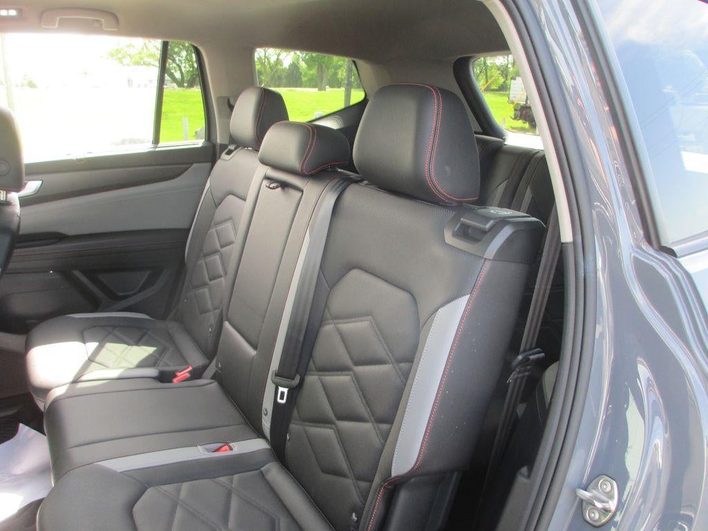 2025 Volkswagen Atlas 2.0T Peak Edition