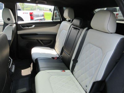 2024 Volkswagen Atlas Cross Sport 2.0T SEL Premium R-Line